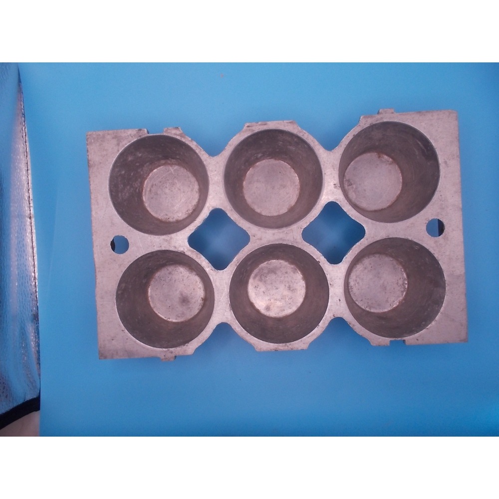Vintage Industrial Cast Aluminum 6 Cup Muffin Pan Commercial Bakery Bakeware